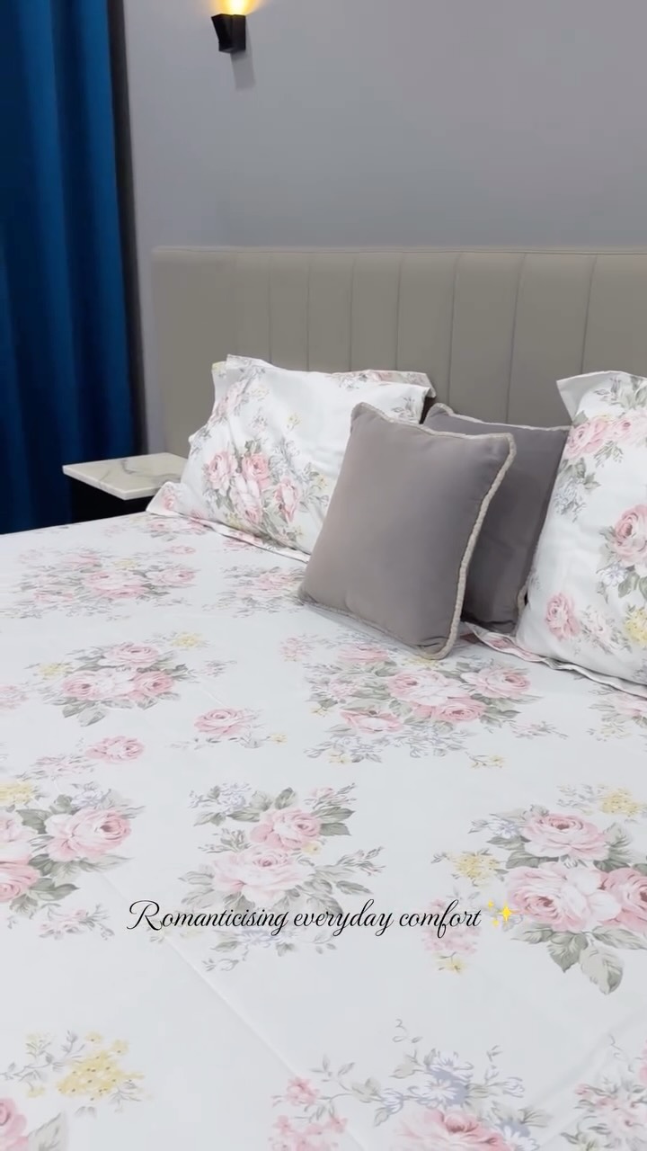 The floral refresh your bedroom needed.🌸
.
.
.

[quiet luxury, florals, bedsheet, calm spaces, fyp, homekraft, soft textures]

#quietluxury #bedsheet #homedecor #fyp