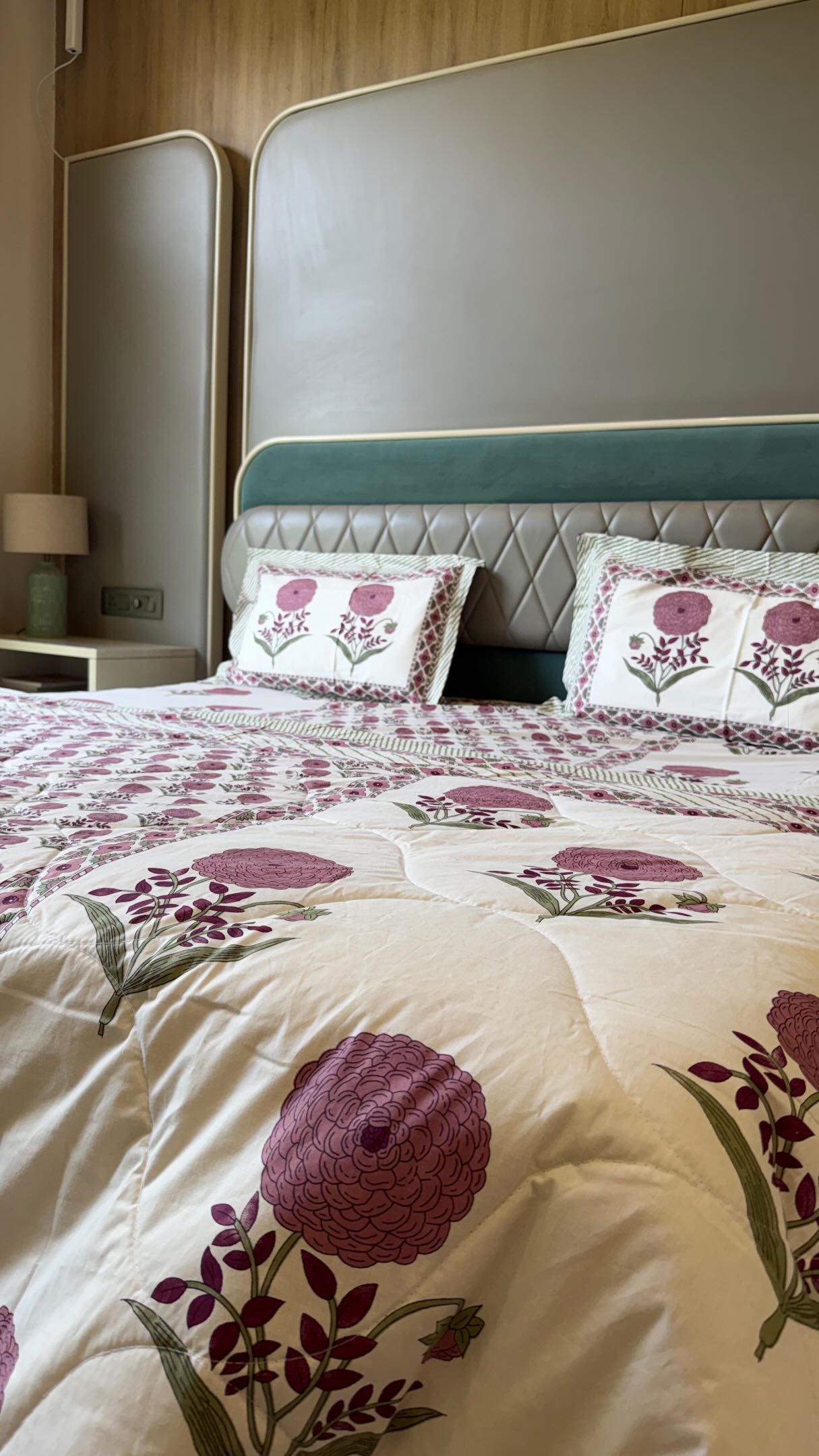 Soft, breathable, and made for everyday comfort ✨
Our new Parampara collection features 100% cotton fabric with a smooth 300 TC weave for that extra cozy feel 🤍

Shop now!
.
.
.
.
.
[quiet luxury, florals, bedsheet, calm spaces, fyp, homekraft, soft textures]

#quietluxury #bedsheet #homedecor #fyp