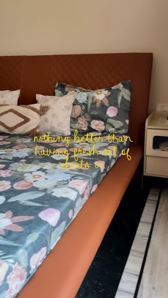 Elevate your bedroom with blooms that never fade.🌸

Shop now — link in bio.
.
.
.
.

#Homekraft #fyp #HomeDecor #BedroomInspo #blanket

[ Home decor, Bedding, bedsheets, comforter, bedroom, Homekraft, cotton ]